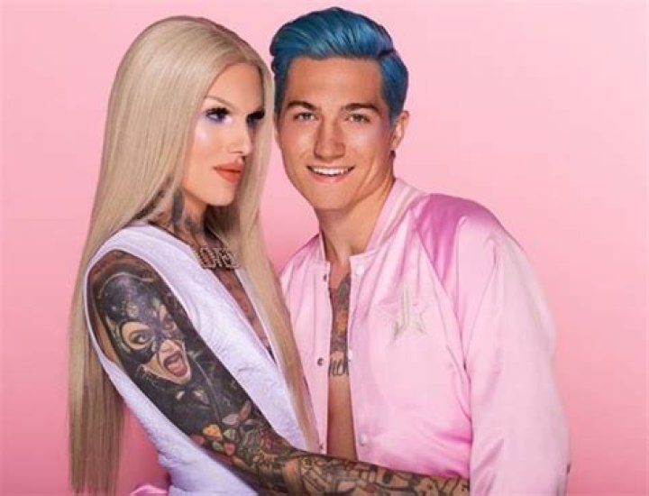 Who is Nathan Schwandt’s Girlfriend? – Celebsgraphy