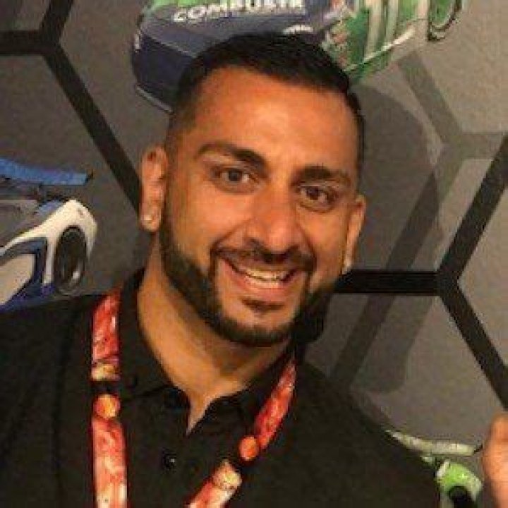 Yiannimize (YouTube Star) - Age, Birthday, Bio, Facts, Family, Net Worth, Height & More
